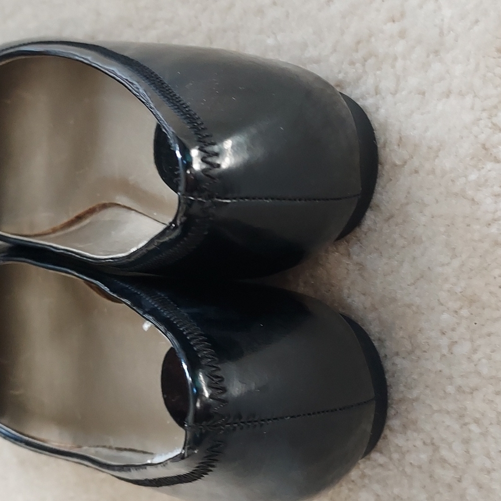 Anne Klein black Patent leather ballet flats silver button flower - Picture 4 of 7